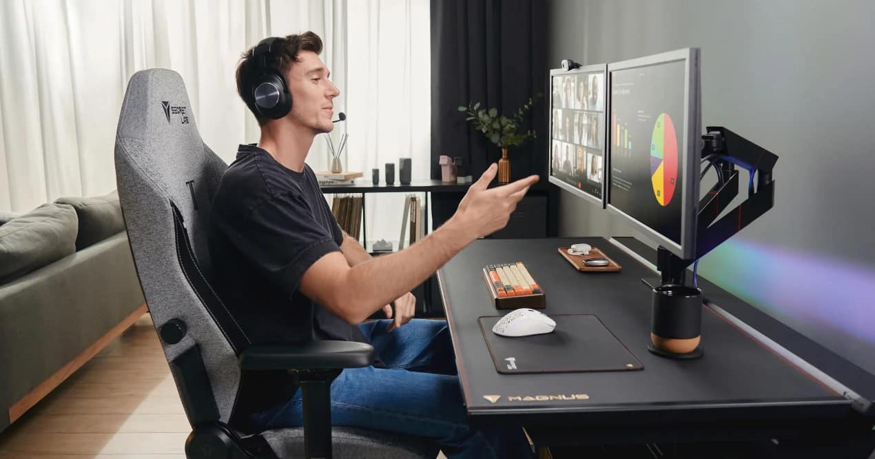 Read more about the article How to Stop Back Pain While Drawing: The Ultimate Ergonomic Desk Setup for Artists